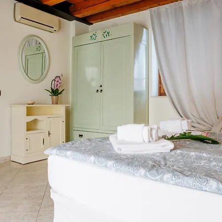 La Dolce Vita Bed & Breakfast 4*